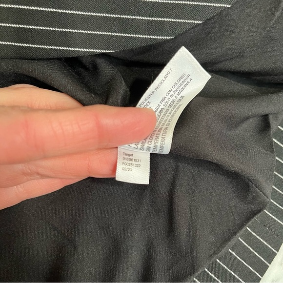 A New Day woman’s oversized fall blazer black white pinstripe size small - Picture 9 of 9